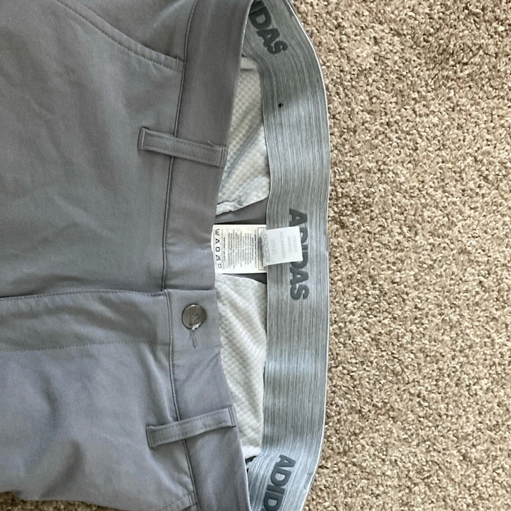 Men’s Adidas Gray Chinos Versatile Comfort - Picture 3 of 5
